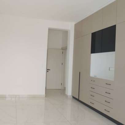Appartement F4 Moderne à louer aux Almadies image 2