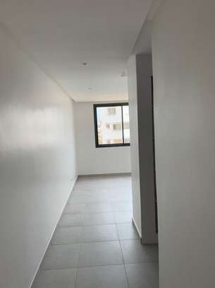 APPARTEMENT F4 À LOUER AUX ALMADIES image 2