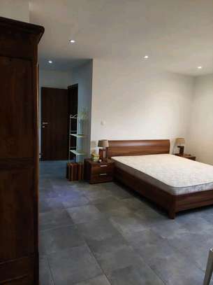 Appartement dans résidence avec piscine image 3