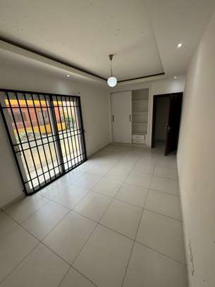 Appartement type F5 - 220m2 - Mermoz Pyrotechnique image 12