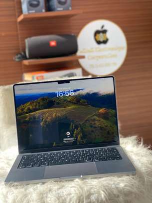 MacBook Pro  M1 2021 image 2