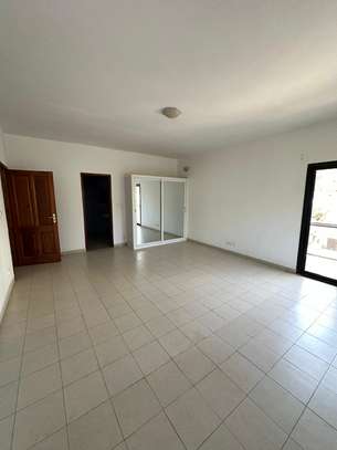 Appartement grand sanding F5 a louer aux Almadies image 1