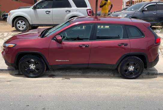 Jeep cherokee sport image 4