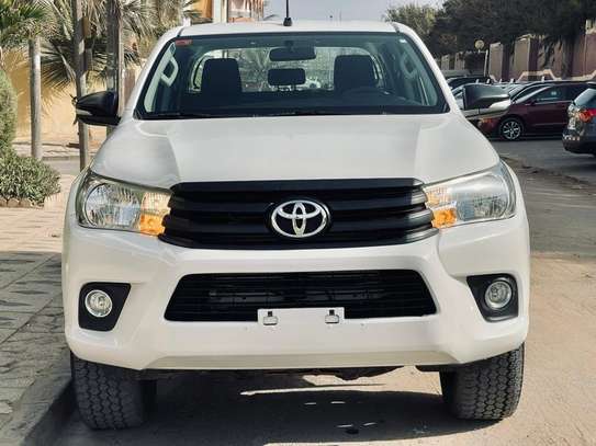 Toyota Hilux 2019 image 1