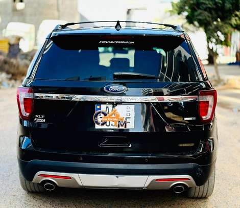 Location Ford Explorer image 10