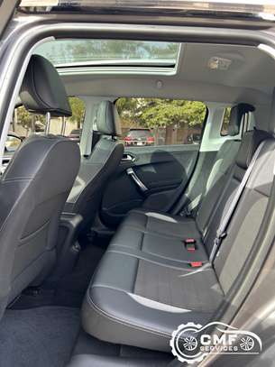 Peugeot 2008 2017 image 9