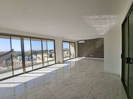 appartement de type f5 vue mer à louer fann 5eme étage image 1