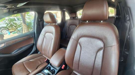 Audi Q5 SUV gris 5 portes spacieux image 8