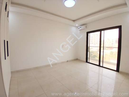 Ref_2899_SEY Appartement duplex  à louer à Mermoz image 1