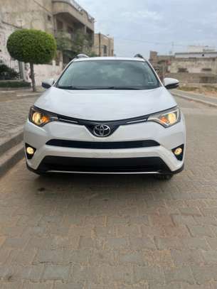 TOYOTA RAV4 XLE image 2