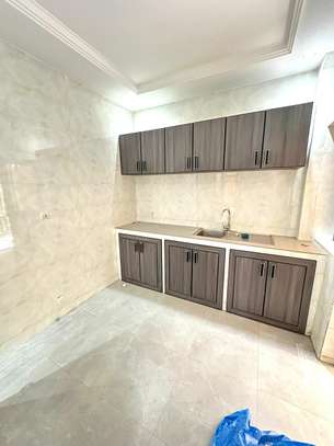 Appartement de type F3 à louer au mamelle cité mbackiou Faye image 8