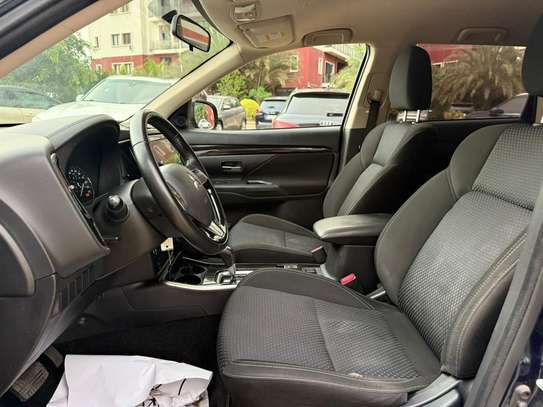 Mitsubishi outlander se image 9