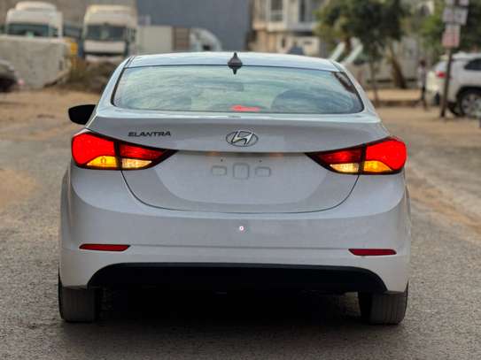 HYUNDAI ELANTRA 2016 image 5