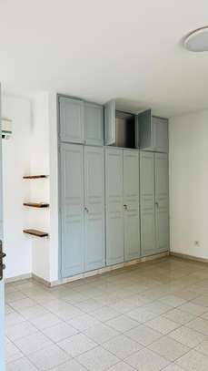 A louer - Villa R+2 Hann Mariste - 8 chambres, image 6