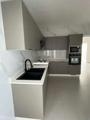 Appartement à louer au POINT E 173m2 image 4