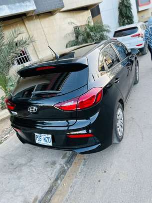 Hyundai accent image 4