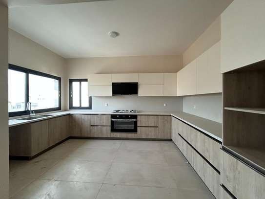 Penthouss 4 chambres à louer à côté de la manque mondiale image 3