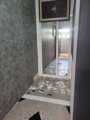 Studio meublé à louer par jour image 10