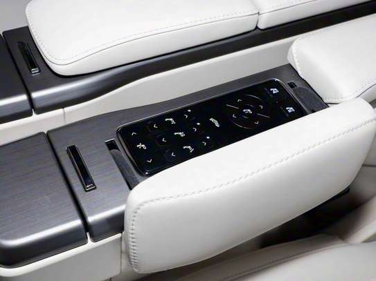 ROX 01  SUV premium 6 ou 7 places essence+élec autonomie XL image 8