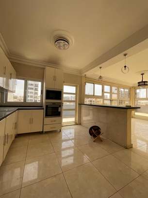 F4 à louer à sacré cœur 3 en duplex terasse privée image 5