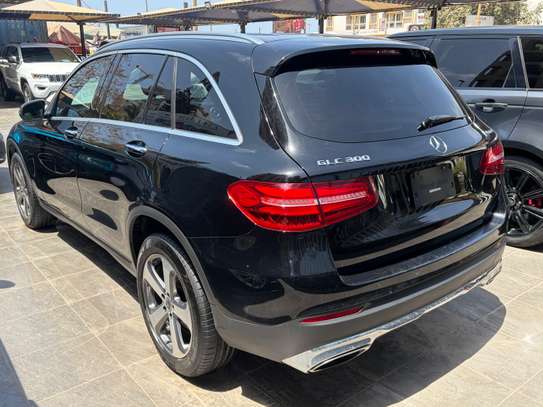 Mercedes GLC 300 4MATIC SUV noir automatique image 12