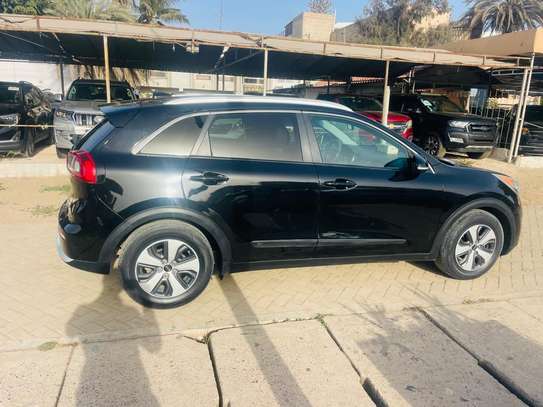 KIA NIRO HYBRIDE 2018 image 6