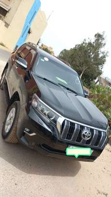 TOYOTA PRADO VX ESSENCE image 6