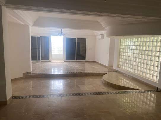 Villa à louer au Almadies vers King fath image 3