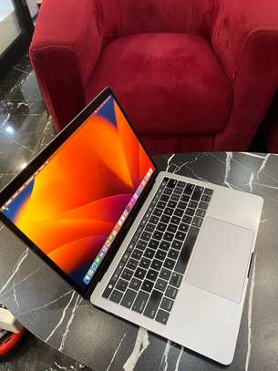 MacBook Pro 2017 corei7 TB image 1