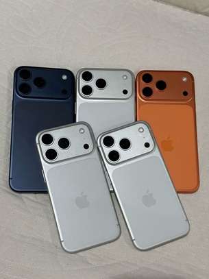 17PM 256Gb eSIM image 1