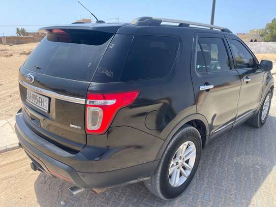 Ford explorer image 2