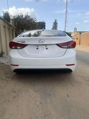 Hyundai Elantra sport image 8