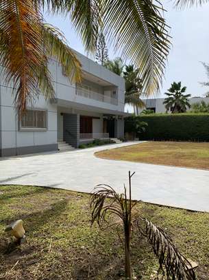 Villa à louer à Fann résidence image 7