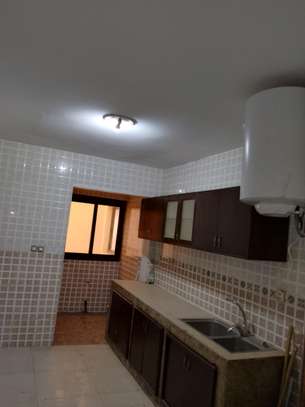Appartement F4 haut standing à louer à Dakar plateau image 9