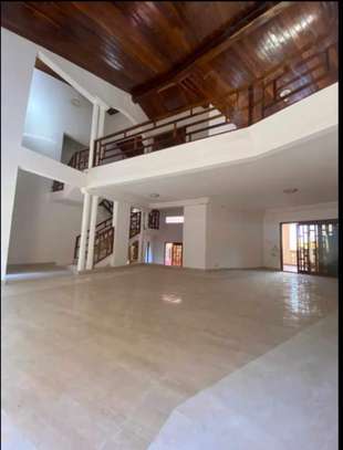 Belle villa avec piscine aux almadies ( Phillipe Maurice ) image 5