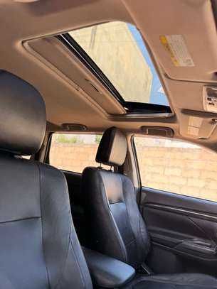 2018 MITSUBISHI OUTLANDER SEL 7places image 2