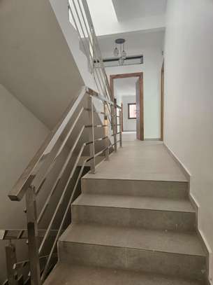 F2 F3 et Magasin à louer à scat urbam image 2
