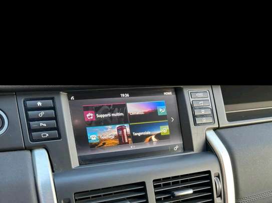 Land  Rover Discovery Sport image 10