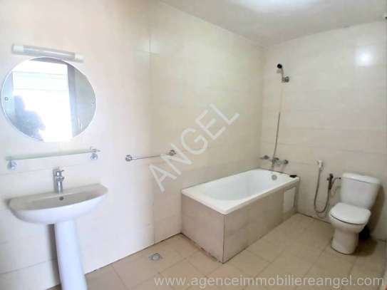 Ref_2815_SEY Appartement vue sur mer à louer en centre-ville image 3