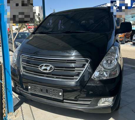 Hyundai Starex 2017 image 1