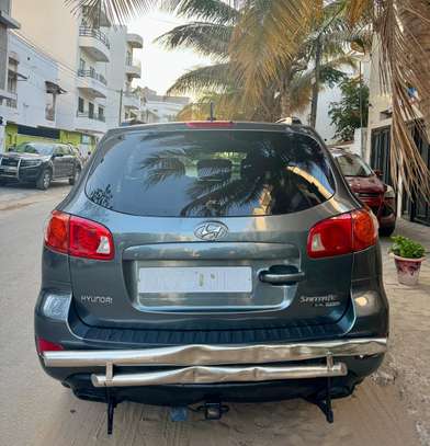 Hyundai santafe 2011 image 2