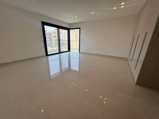 Plateau corniche appartement à louer 4 chambres image 3