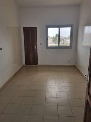 Appartement à louer à petit mbao image 5