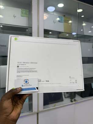 MacBook Air M4 16Go 256Go scellé image 2