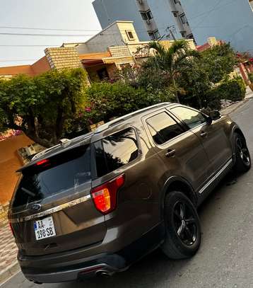 Ford explorer image 5