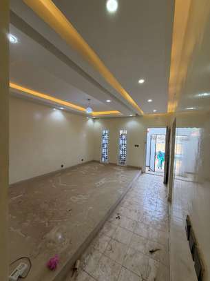 UNE VILLA R+2 A LOUER image 4