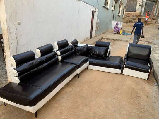 Canape 7 places italienne à bon état dispo image 5