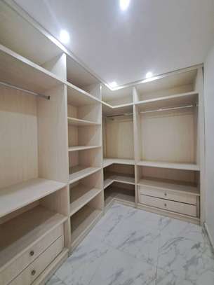 appartement de type f5 vue mer à louer fann 5eme étage image 12