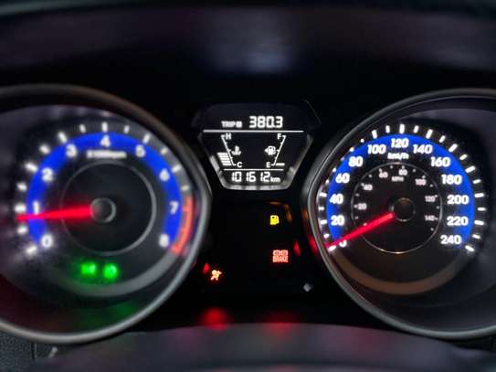 Hyundai avante image 13