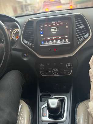 Jeep Cherokee limted image 14